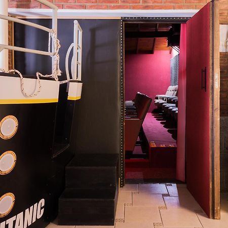 Hotel de Cine Las Golondrinas Villa Gesell Eksteriør billede