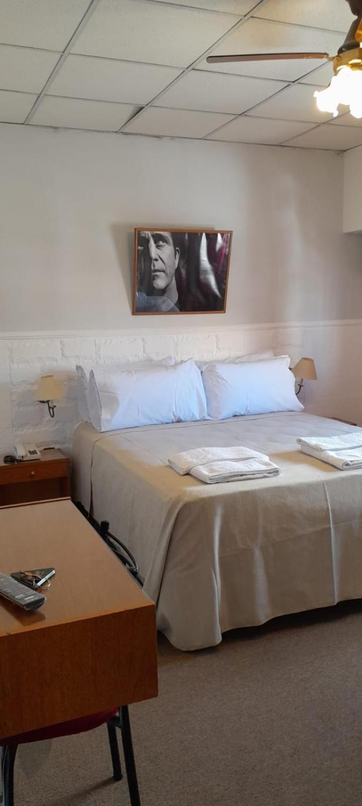 Hotel de Cine Las Golondrinas Villa Gesell Eksteriør billede