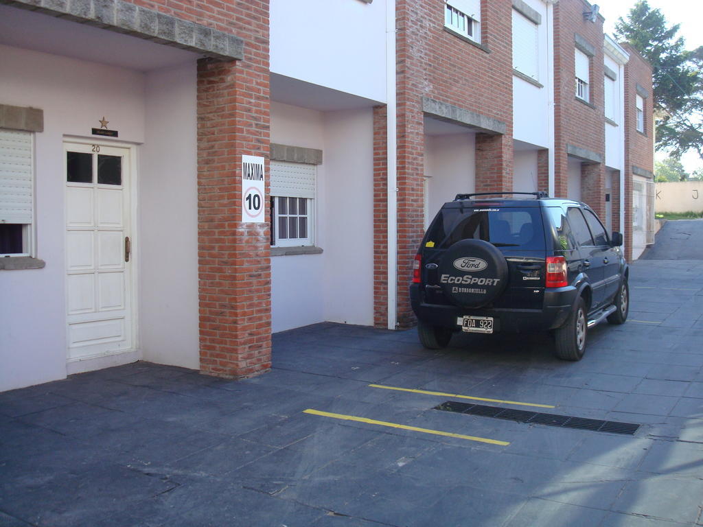 Hotel de Cine Las Golondrinas Villa Gesell Eksteriør billede