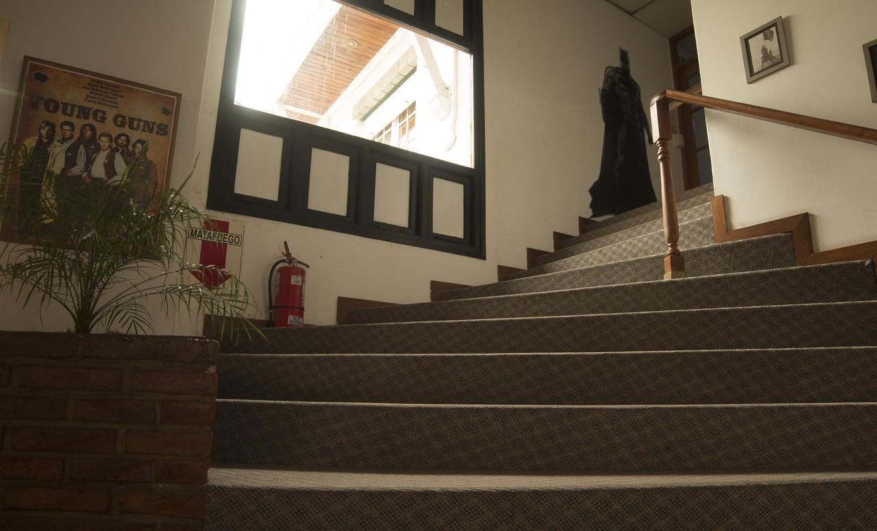 Hotel de Cine Las Golondrinas Villa Gesell Eksteriør billede